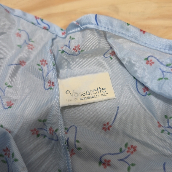 Vintage Vassarette Nightgown Long Maxi Light Blue Floral Nylon Size S - Picture 8 of 9
